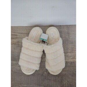 New Women's Fuzzy Ivory Slippers Abound SZ 9-10  House Shoes